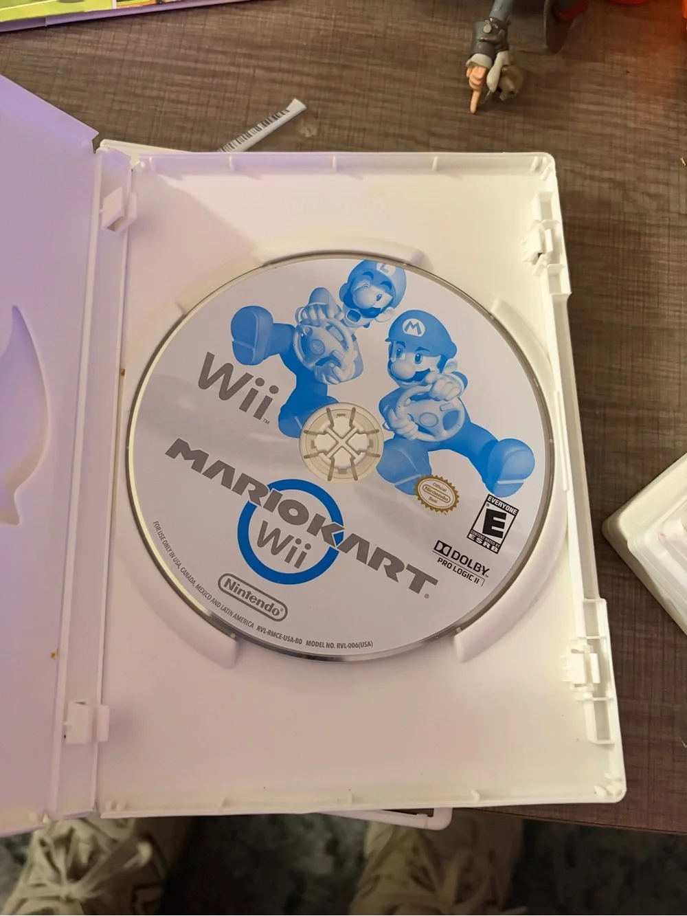 Nintendo Mario Kart Wii - White, Red, Green, Blue